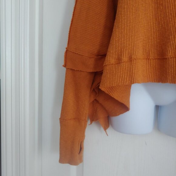We The Free Rust Ribbed Mock Neck Oversize Crop Batwing Over L-Sleeve Shirt S - Picture 5 of 15